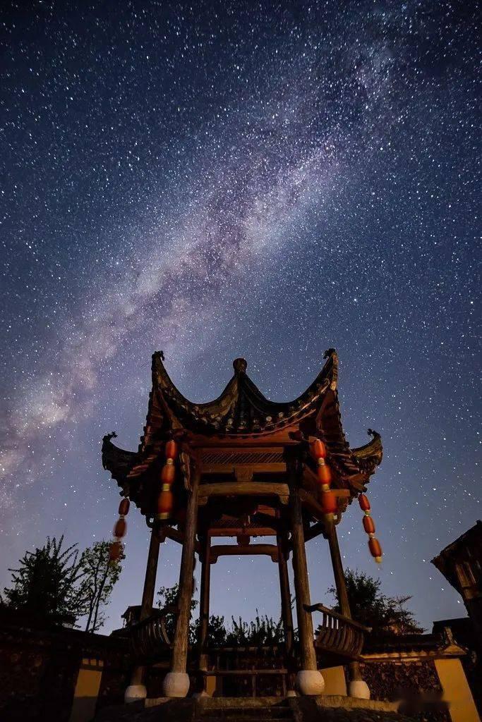 涨姿势?来挤痘时挤出来的东西是什么?如何正确的挤痘痘?听冷知识!