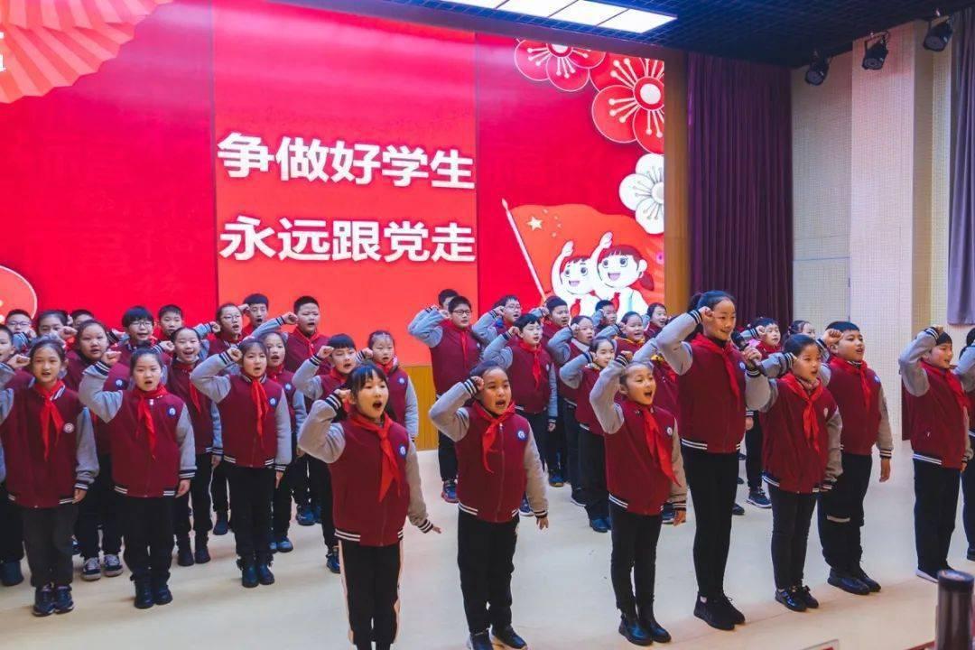 大江大河:抛开十几年师生情谊不谈,本剧的她或比思申更适合小辉
